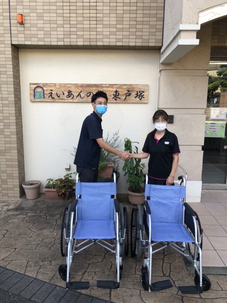 【えいあんの杜　東戸塚】様へ車椅子の寄付をしました。